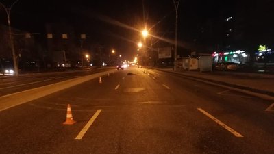 У Сумах на вулиці Харківській вночі легковик збив жінку, яка померла на місці