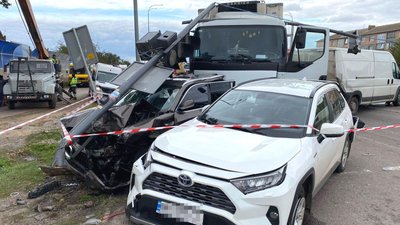 Водій вантажівки заснув за кермом: у поліції назвали основну версію смертельної ДТП біля Рівного