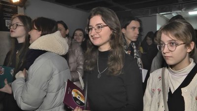 На зустріч з Сергієм Жаданом у Луцьку прийшли пів тисячі шанувальників На зустріч з Сергієм Жаданом у Луцьку прийшли пів тисячі шанувальників