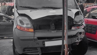 В Одесі підпалили евакуаційну автівку