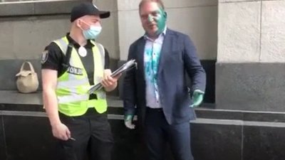 Облили зеленкою та поскаржились в СБУ. Нардепа ОПЗЖ Волошина покарали за заяву про суверенітет