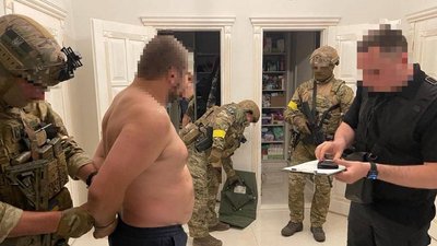 600 тисяч доларів за мовчання: керівника одеської антикорупційної організації підозрюють у вимаганні