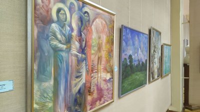 Персональна виставка миколаївського митця відкрилася у художньому музеї