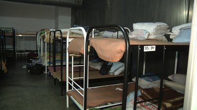 Як у Запоріжжі працює шелтер для вимушених переселенців
