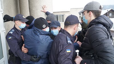 На Тернопільщині правоохоронці провели спільні навчання На Тернопільщині правоохоронці провели спільні навчання