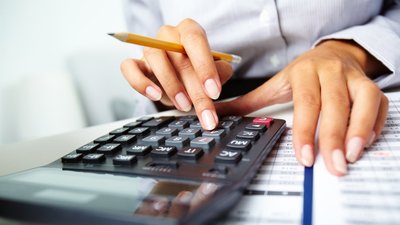 Понад 7 мільйонів збитків: справу одеської податківиці передали до суду