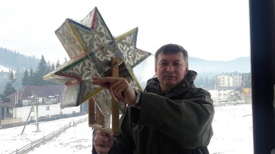 Майстриня з Черкас колекціонує різдвяні зірки та збирається про них видати книгу Майстриня з Черкас колекціонує різдвяні зірки та збирається про них видати книгу