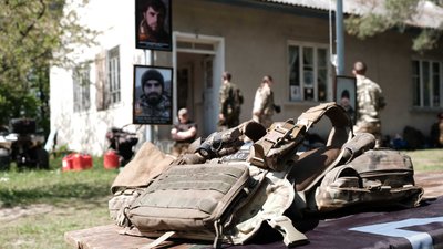 "Вовки Да Вінчі" проводять військовий вишкіл на Буковині "Вовки Да Вінчі" проводять військовий вишкіл на Буковині