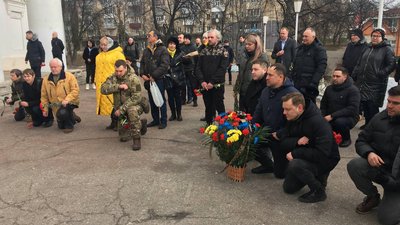 "Він завжди був за правду, за свободу" — у Сумах поховали військового Євгенія Маркарова "Він завжди був за правду, за свободу" — у Сумах поховали військового Євгенія Маркарова