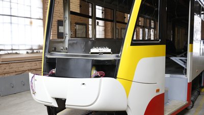 Як в Одесі збирають третій трамвай "Одесій макс" Як в Одесі збирають третій трамвай "Одесій макс"