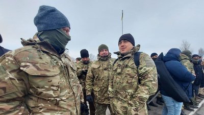 Смуга перешкод та обкатка танком: під Харковом тренуються обороняти регіон Смуга перешкод та обкатка танком: під Харковом тренуються обороняти регіон