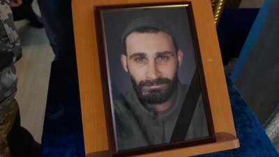 У Херсоні попрощались із загиблими на війні бійцями Володимиром Бабенком та Миколою Колесником У Херсоні попрощались із загиблими на війні бійцями Володимиром Бабенком та Миколою Колесником