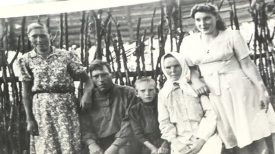Дві війни за життя. Спогади українців, які пережили Другу світову і тепер рятуються від Росії Дві війни за життя. Спогади українців, які пережили Другу світову і тепер рятуються від Росії