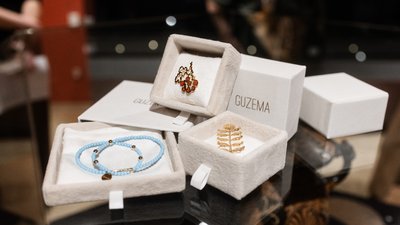 Прикраси бренду GUZEMA, які увійшли до колекції Скарбниці Національного музею