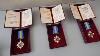 Орденом "За мужність" III ступеня посмертно нагородили трьох військових з Хмельниччини