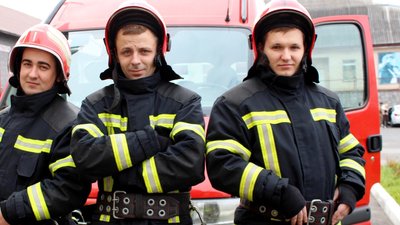 Надзвичайники Хмельниччини отримали від благодійників спецавтомобіль