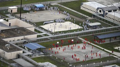 у в'язницях США мігрантів утримують у тяжких умовах — звіт HRW