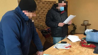 Керівництво держлісгоспу на Рівненщині підозрюють в розкраданні 6 мільйонів – СБУ Керівництво держлісгоспу на Рівненщині підозрюють в розкраданні 6 мільйонів – СБУ