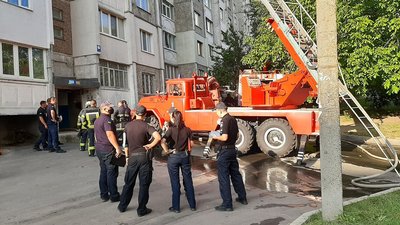 Пожежу вдалося ліквідувати. Постраждалих не було. Фото: Суспільне. Пожежу вдалося ліквідувати. Постраждалих не було. Фото: Суспільне.