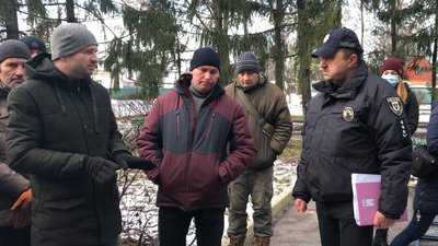 Щоб не зам'яли справу Міщука: в Бахмачі люди вийшли на мітинг Щоб не зам'яли справу Міщука: в Бахмачі люди вийшли на мітинг