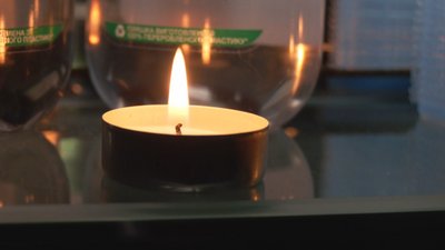 Відключення світла в Одесі, свічка