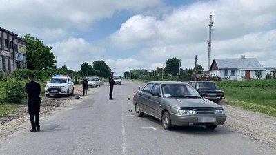 На Хмельниччині водій легковика збив 11-річного хлопця. Підліток знаходиться у лікарні
