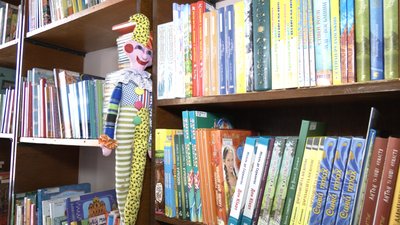 Література на всі смаки: в черкаську бібліотеку запрошують переселенців з "гарячих" областей Література на всі смаки: в черкаську бібліотеку запрошують переселенців з "гарячих" областей