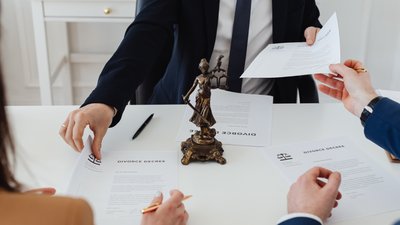 У Полтаві безплатно надають юридичну допомогу переселенцям