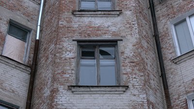 Коли встановлять вікна у будинках в центрі Чернігова, що постраждали внаслідок ракетного удару 19 серпня