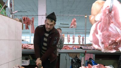Ціни на свіже м’ясо на луцьких ринках знизились на 20% Ціни на свіже м’ясо на луцьких ринках знизились на 20%