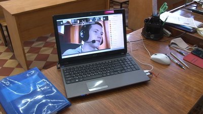Як навчаються черкаські студенти на дистанційці Як навчаються черкаські студенти на дистанційці