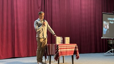 У Тернополі, звільнений з полону,, Олексій Ануля, презентував книжку, російський полон