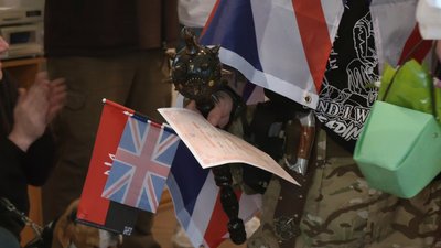 Знайшли кохання під час війни: у Запоріжжі волонтер з Англії одружився з українкою Знайшли кохання під час війни: у Запоріжжі волонтер з Англії одружився з українкою