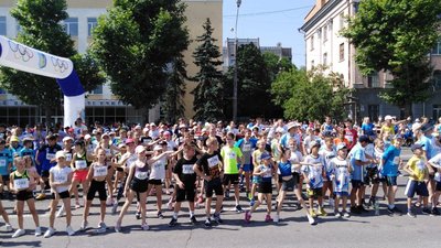 У Миколаєві відбулося свято Олімпійського дня. Вулиця Адміральська перетворилась на бігову доріжку У Миколаєві відбулося свято Олімпійського дня. Вулиця Адміральська перетворилась на бігову доріжку