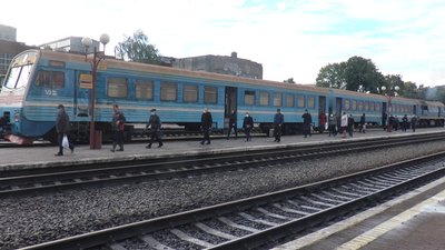 На Прикарпатті відновили рух приміські потяги