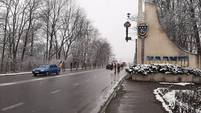 На Прикарпатті зустріли скорботний кортеж з тілами захисників України — братів Бутусіних На Прикарпатті зустріли скорботний кортеж з тілами захисників України — братів Бутусіних