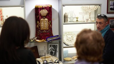 Сергій Швардовський на відкритті музею-кімнати "Історія нашого дворику" Сергій Швардовський на відкритті музею-кімнати "Історія нашого дворику"