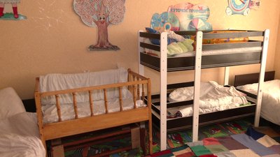 Життя на новому місці: переселенці зі сходу розповіли про життя в гуртожитку на Рівненщині Життя на новому місці: переселенці зі сходу розповіли про життя в гуртожитку на Рівненщині