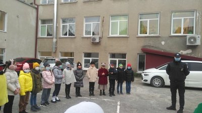 Тернопільські патрульні провели урок безпеки дорожнього руху Тернопільські патрульні провели урок безпеки дорожнього руху