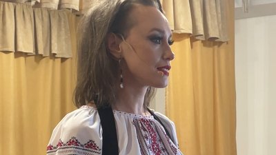 Концерт у Чорнобаївці. Артисти херсонського театру відвідали жителів деокупованого села Концерт у Чорнобаївці. Артисти херсонського театру відвідали жителів деокупованого села