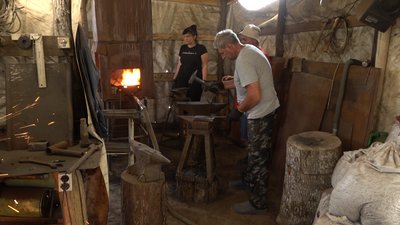 "Кують перемогу": на Черкащині волонтери працюють у кузні "Кують перемогу": на Черкащині волонтери працюють у кузні