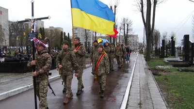 У Житомирі попрощалися із загиблим десантником Віктором Горошишиним