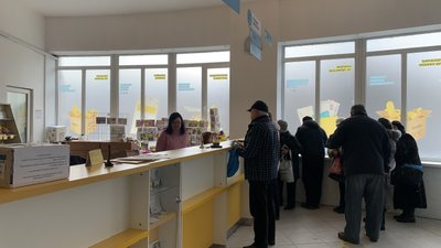 Понад 3 тисячі ламп розжарювання на світлодіодні обміняли в Ужгороді за два дні Понад 3 тисячі ламп розжарювання на світлодіодні обміняли в Ужгороді за два дні