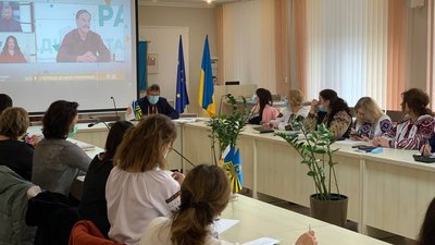 На Тернопільщині жителі громади пишуть радіодиктант національної єдності