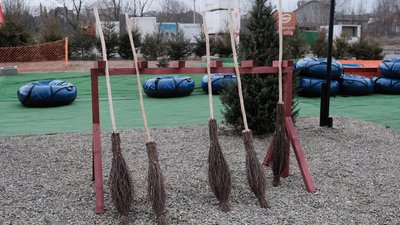 Біля Чернівців відкрили парк у стилі Гаррі Поттера. На що можна подивитися