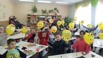 На Херсонщині школярі взяли участь в акції "Хеппі челендж" На Херсонщині школярі взяли участь в акції "Хеппі челендж"