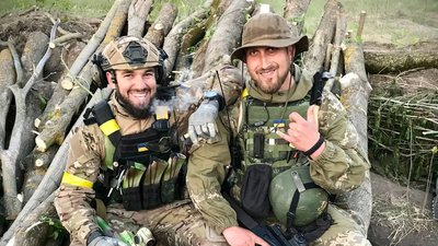 "Ворога не варто недооцінювати": боєць з Тернопільщини воює в лавах "Азову" "Ворога не варто недооцінювати": боєць з Тернопільщини воює в лавах "Азову"