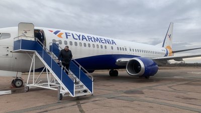 У Житомир прилетів "Боїнг-737-400", який виконав перший прямий міжнародний рейс "Єреван-Житомир"