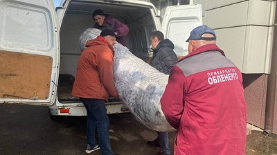 Прикарпатські енергетики передали ЗСУ маскувальну сітку площею 350 м Прикарпатські енергетики передали ЗСУ маскувальну сітку площею 350 м