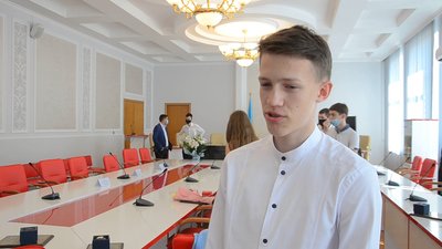 Випускники з Тернопільщини, які набрали 200 балів за результатами ЗНО, отримали відзнаки Випускники з Тернопільщини, які набрали 200 балів за результатами ЗНО, отримали відзнаки